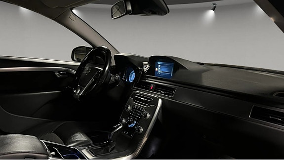 Volvo V70 7 of 9