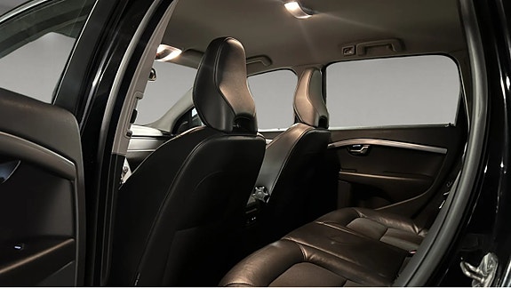 Volvo V70 9 of 9