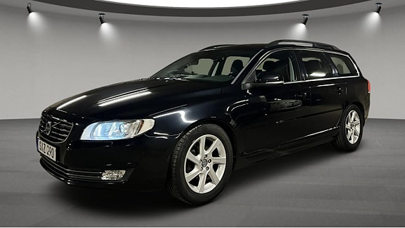 Volvo V70 2 of 9