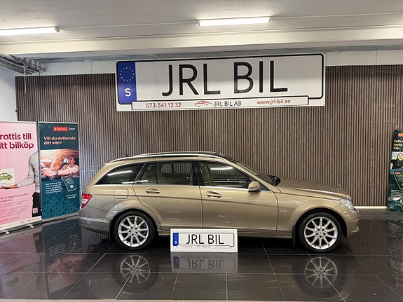 Mercedes-Benz C180 2 of 29