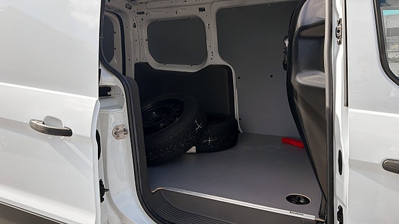 Ford Transit Connect 5 of 11