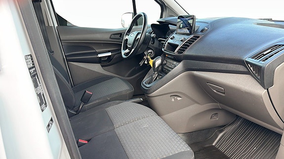 Ford Transit Connect 3 of 11