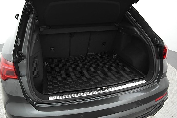 Audi Q3 22 of 25