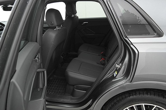 Audi Q3 20 of 25