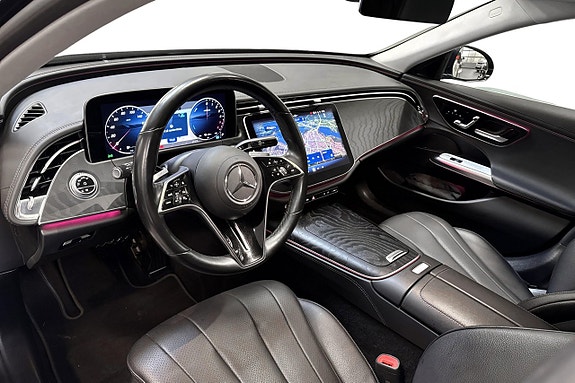 Mercedes-Benz E300 11 of 18
