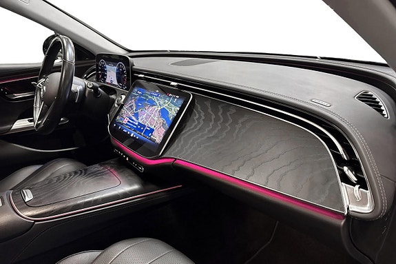 Mercedes-Benz E300 14 of 18
