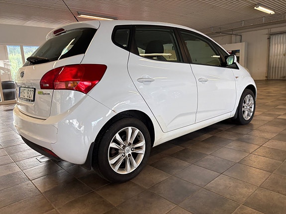 Kia Venga 3 of 8