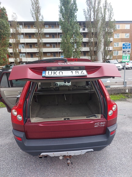Volvo XC90 3 of 5