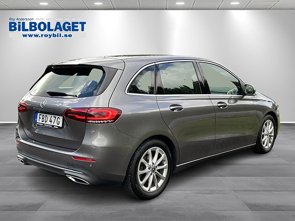 Mercedes-Benz B180 3 of 13
