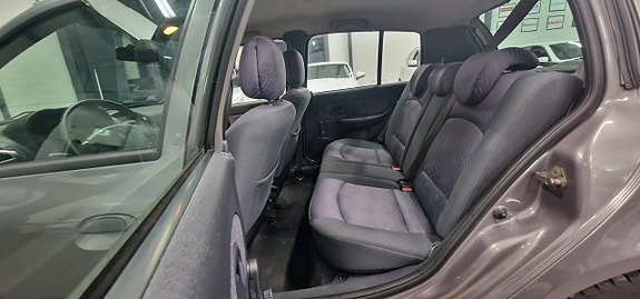 Renault Clio 11 of 13