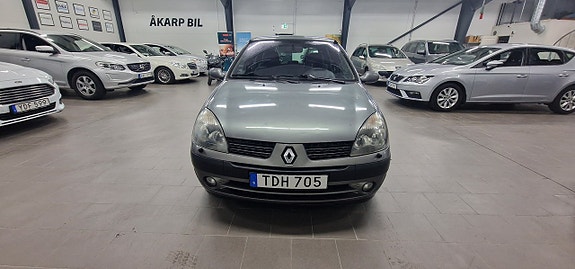 Renault Clio 2 of 13