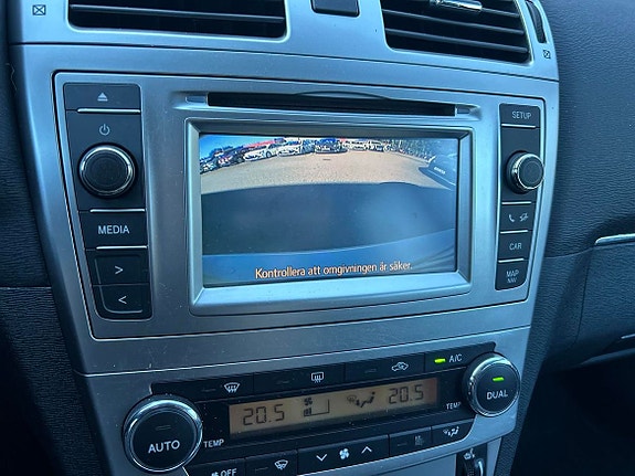 Toyota Avensis 14 of 16