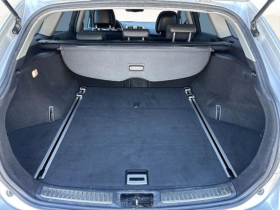 Toyota Avensis 10 of 16