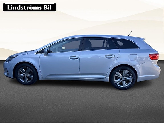 Toyota Avensis 4 of 16