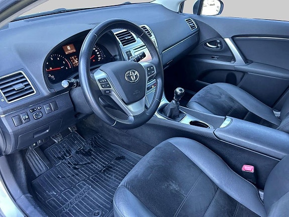 Toyota Avensis 11 of 16