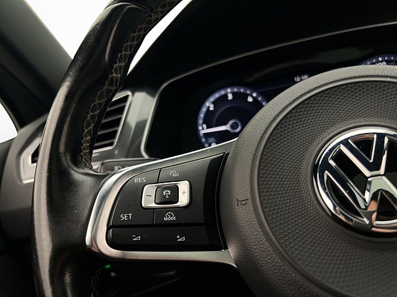 Volkswagen Tiguan 17 of 30