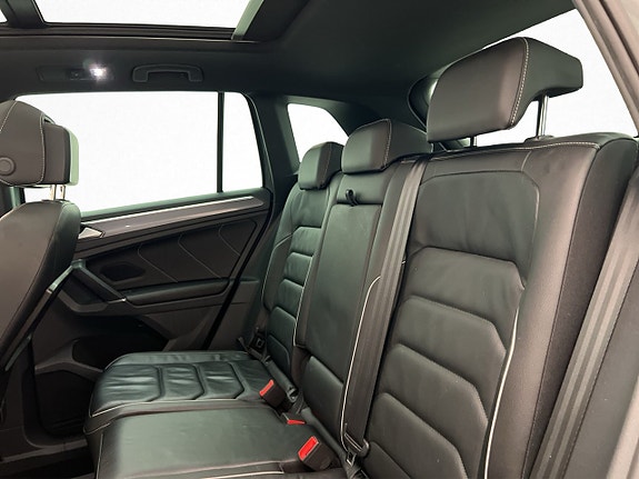 Volkswagen Tiguan 16 of 30