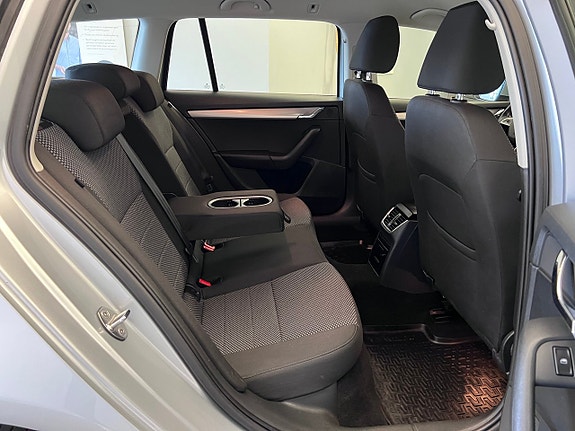 Skoda Octavia 13 of 22