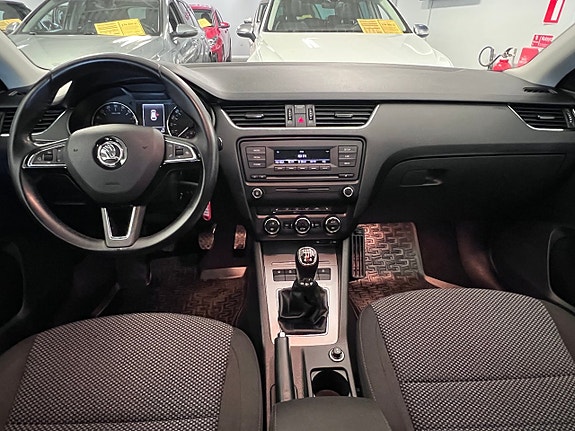 Skoda Octavia 17 of 22