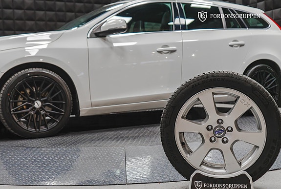 Volvo V60 2 of 24