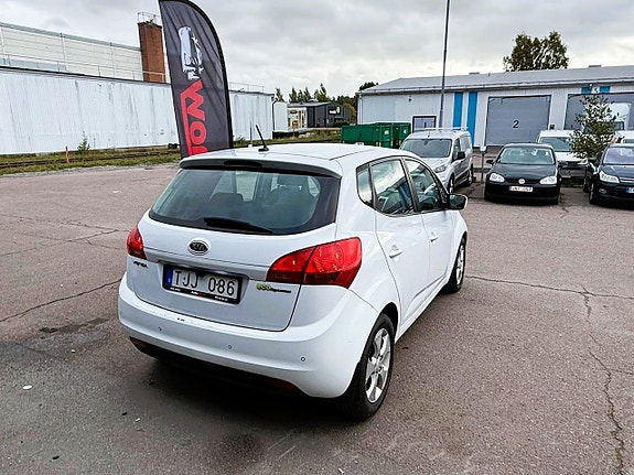 Kia Venga 3 of 9