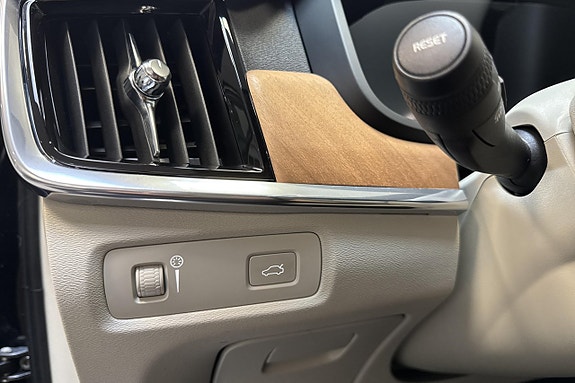Volvo V90 10 of 19
