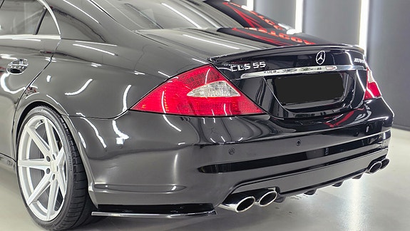 Mercedes-Benz CLS55 3 of 12