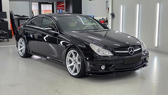 Mercedes-Benz CLS55 4 of 12