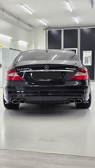 Mercedes-Benz CLS55 2 of 12