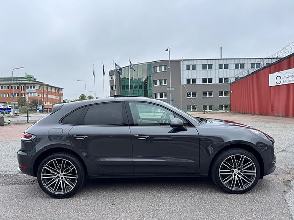 Porsche Macan 5 of 29