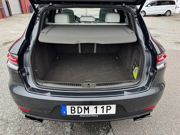 Porsche Macan 18 of 29