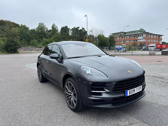 Porsche Macan 2 of 29