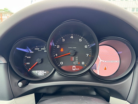 Porsche Macan 11 of 29