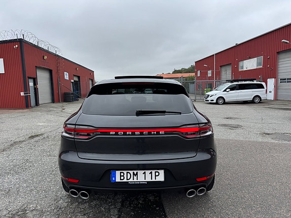 Porsche Macan 19 of 29