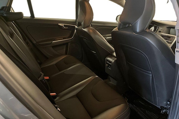 Volvo V60 18 of 21