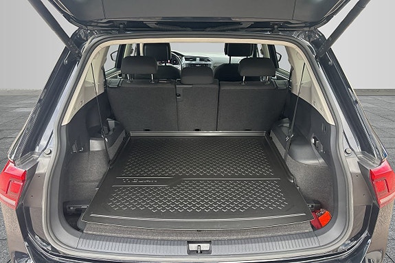 Volkswagen Tiguan Allspace 9 of 18