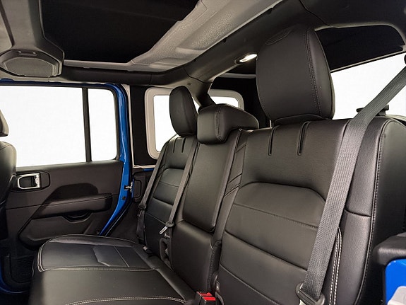 Jeep Wrangler 15 of 30