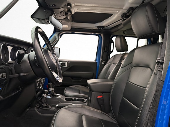 Jeep Wrangler 12 of 30