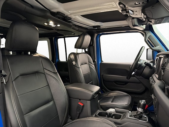 Jeep Wrangler 10 of 30