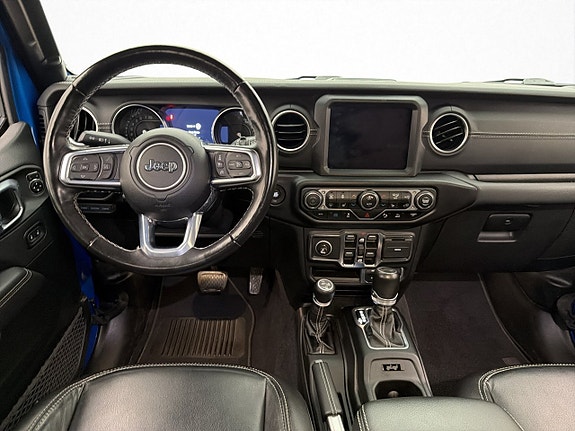 Jeep Wrangler 11 of 30