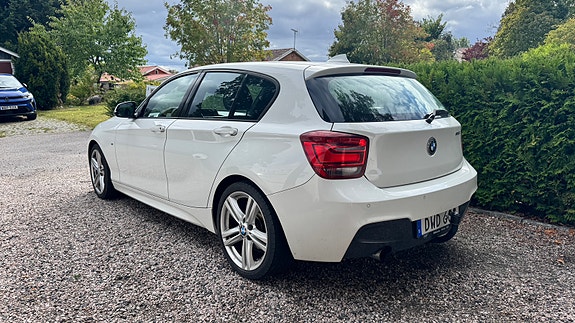 BMW 116i 3 of 4