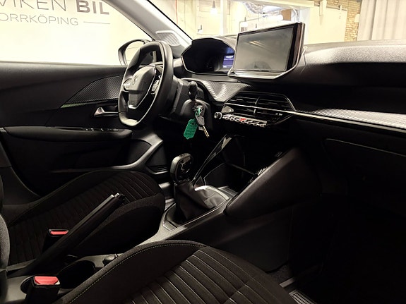 Peugeot 208 9 of 12