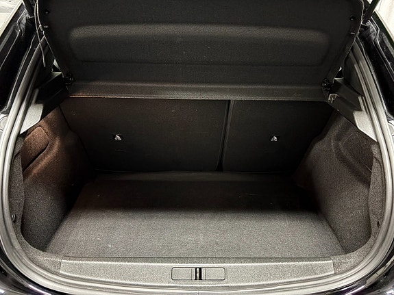 Peugeot 208 5 of 12