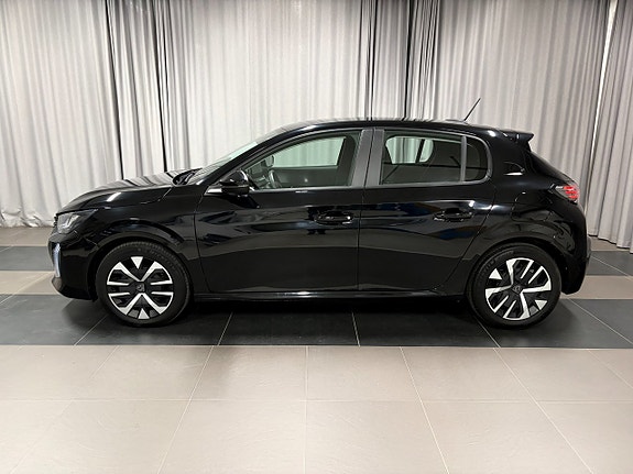 Peugeot 208 2 of 12