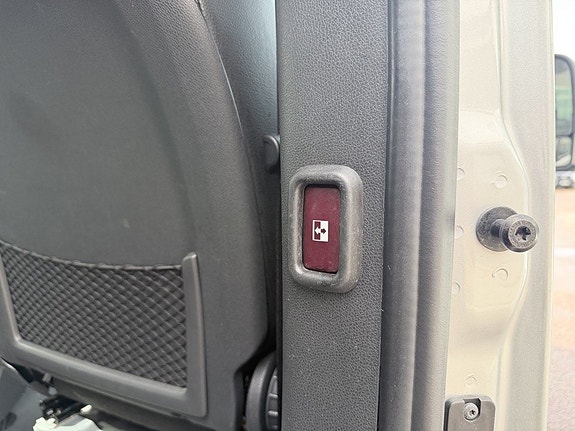 Mercedes-Benz Sprinter 317 8 of 13