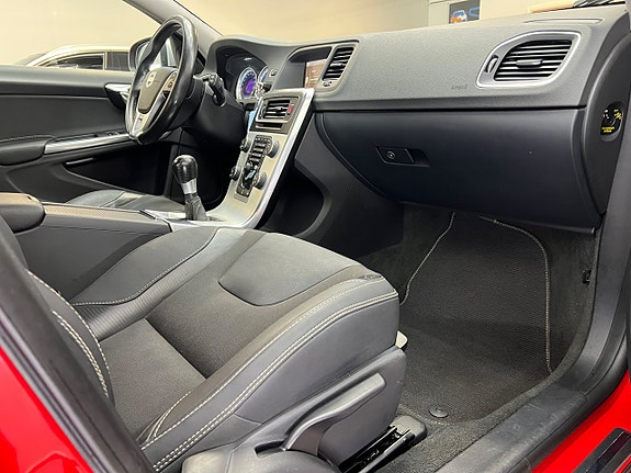 Volvo V60 27 of 29