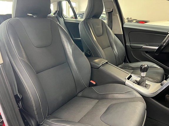 Volvo V60 26 of 29