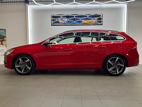 Volvo V60 2 of 29
