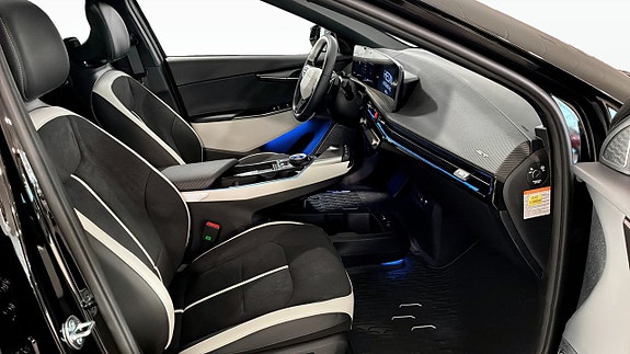 Kia EV6 6 of 13