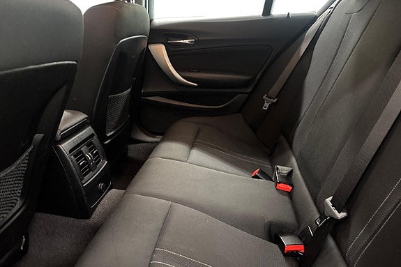 BMW 118i 11 of 18